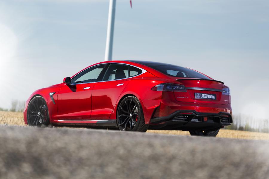  Tesla Model S P85D Elizabeta by Larte Design 2015 года  (фото 22 из 72)